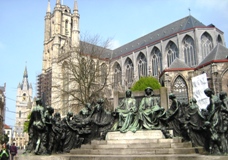 St. Bavo-Kathedrale mit 'Van Eyck'-Denkmal - 2013 by BRUNELIK.AT